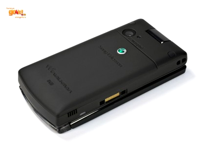 Sony Ericsson W980 - camera foto nu a fost bine amplasata