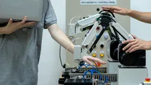 5 echipe de elevi vor concura la etapa mondială a Campionatului de Robotică FIRST Tech Challenge România