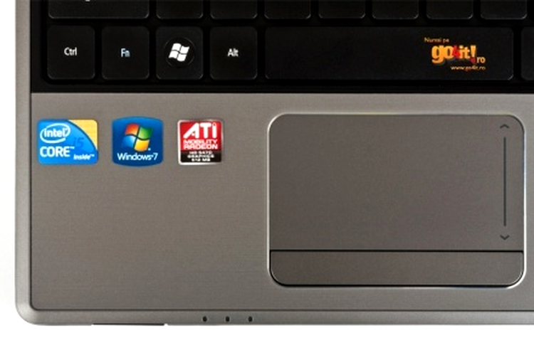 Acer TimelineX 5820TG - touchpad-ul bine proporţionat