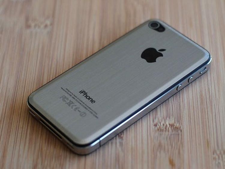 Analiştii spun că iPhone 5 va fi de fapt un iPhone 4S