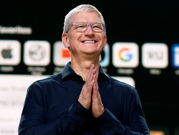Apple a făcut publică informația: cât a câștigat în 2025 Tim Cook, CEO-ul companiei