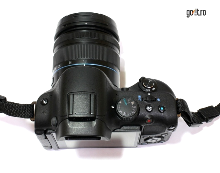 Samsung NX20 - panoul superior