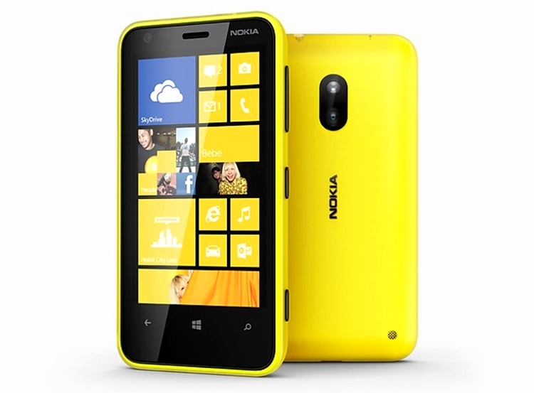 Nokia Lumia 620 - compact şi arătos
