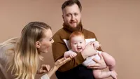 BANCUL ZILEI. Bulă: – Eu am părul negru, nevastă-mea e blondă, iar copilul a ieșit roșcat