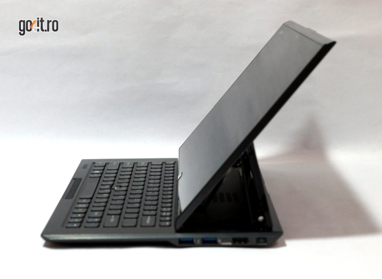 Sony VAIO Duo 11 - un ultrabook cu o tastatură îngustă