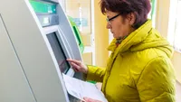 Pensiile au fost virate către bănci. Data la care banii ajung în conturile pensionarilor