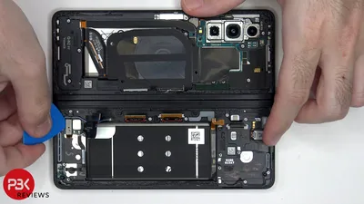 Galaxy Z Fold3 dezasamblat complet: cât de greu este de reparat. VIDEO