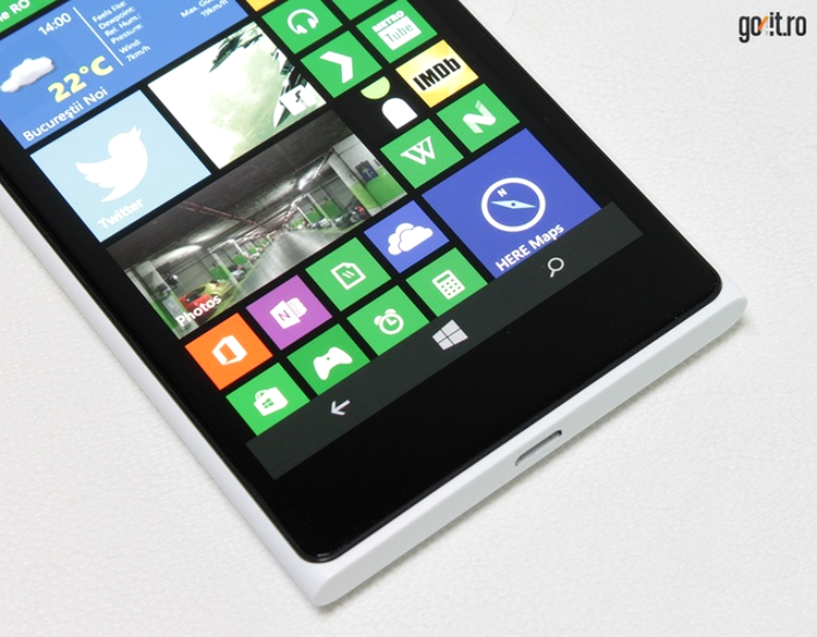 Nokia Lumia 735: butoane software pentru Windows Phone