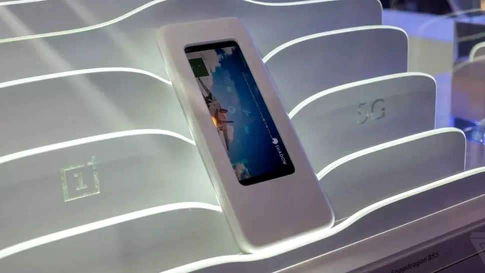 OnePlus prezintă telefonul său 5G la MWC, ascuns într-o carcasă de protecţie