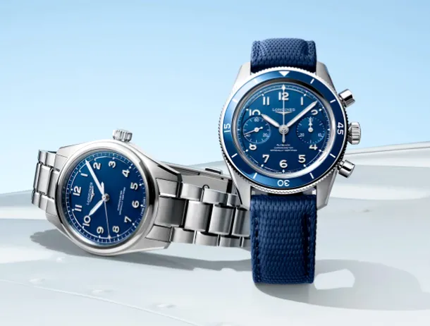 Longines Spirit Pilot intră în „Blue Mode” cu două noi versiuni. Ambele folosesc carcase din oțel inoxidabil și oferă rezistență la apă de 100 de metri