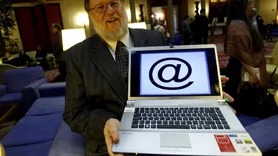 Inventatorul e-mailului a murit la vârsta de 74 de ani
