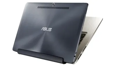 Asus Transformer Book TX300 - tabletă de 13” cu un dock special