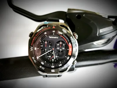 Review HUAWEI WATCH Ultimate 2: ceasul de lux care nu se „sperie” de aventuri, fie pe munte, fie sub apă
