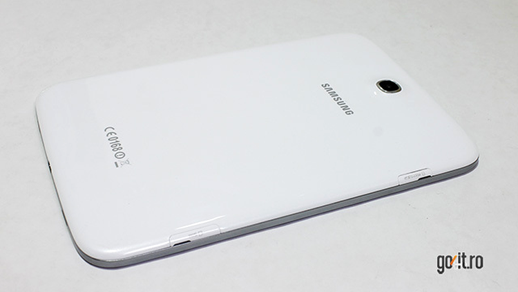 Samsung Galaxy Note 8 - slotul pentru cartelă micro SIM şi card microSD