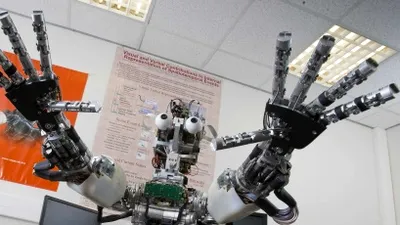 Să vină clonele: robotul sociabil printat 3D, care dansează şi vorbeşte cu tine