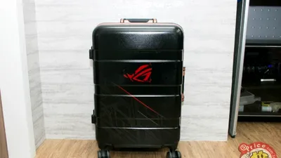 ASUS livrează ROG Phone, telefonul său de gaming, într-o valiză imensă