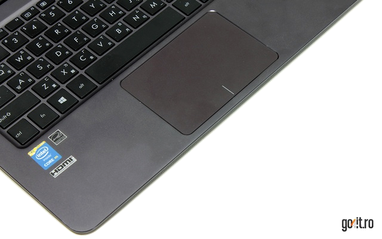 ASUS ZenBook UX305: un touchpad spaţios care trebuie îmblânzit din software