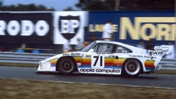 Porsche sărbătorește cea de-a 50-a aniversare a Apple la Laguna Seca