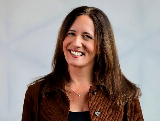 Femeia care „nu a terminat liceul” se ocupă de concedierea a 16.000 de oameni la Amazon, inclusiv din România