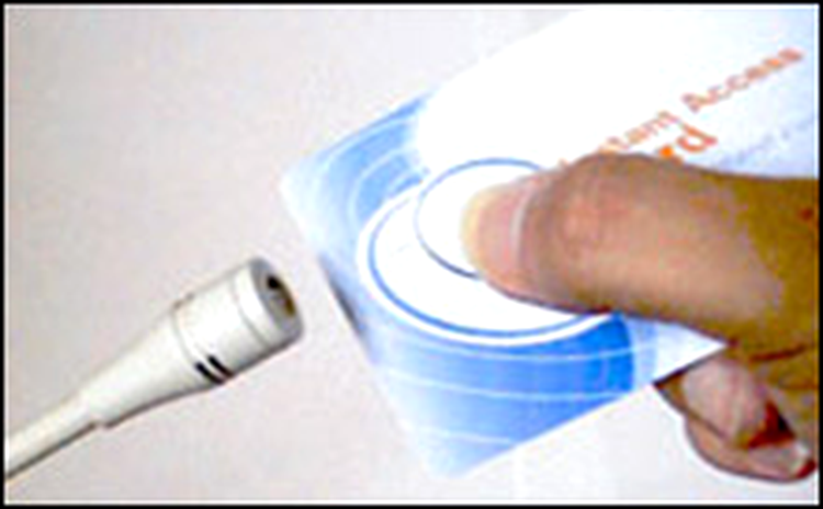 Card de credit cu recunoastere vocala