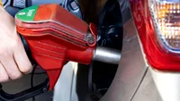Prețuri carburanți vineri, 2 octombrie. Cât costă un litru de benzină și motorină. Cele mai mici tarife