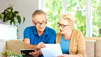 Pensionarii pot pierde 112 lei pe lună la indexarea din 2027. Ce procent de majorare este luat în calcul