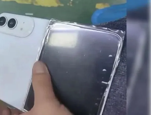 iPhone Ultra prinde contur: Apple finalizează balamaua Liquidmetal și pregătește o baterie mai mare de 5.000 mAh