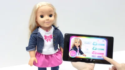 Experţii avertizează: păpuşile şi roboţii de jucărie conectaţi la internet îi pot spiona pe copii