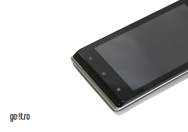 Sony Xperia J - bine construit, însă cu performanţe modeste