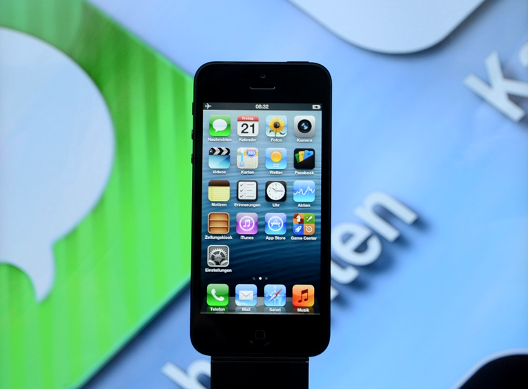 Samsung include iPhone 5 în noul proces împotriva Apple