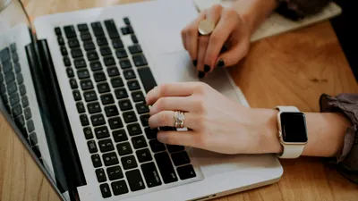 Care este cel mai bun laptop pentru munca de birou? (P)