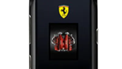 MOTORAZRmaxx V6 Ferrari - doi giganţi, un super telefon