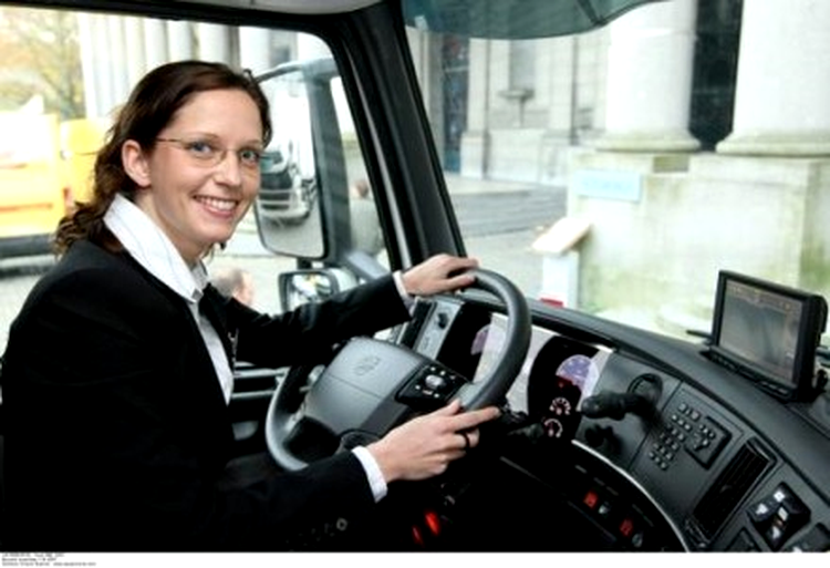 Copilotul virtual va intra în teste pe camioane Volvo în 2011