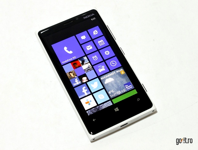 Nokia Lumia 920- un smartphone impresionant cu Windows Phone la momentul lansării