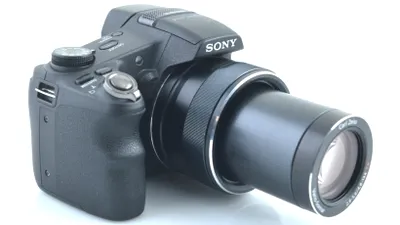 Sony HX200V - un aparat ultra-zoom excelent cu un senzor modest