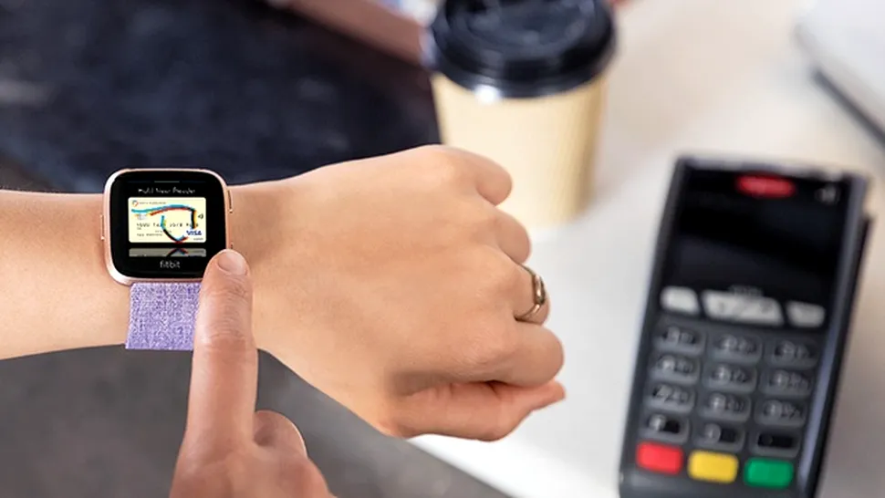 Fitbit Pay se lansează în România. Poţi plăti acum la magazin cu ceasul inteligent