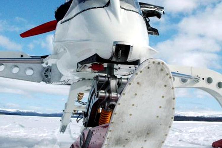 Lotus Ice Vehicle - un altfel de snowmobil