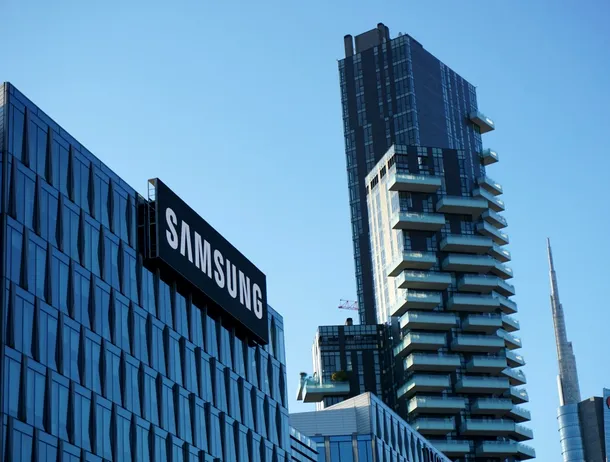 Samsung pregătește o surpriză cu noul său telefon trifold