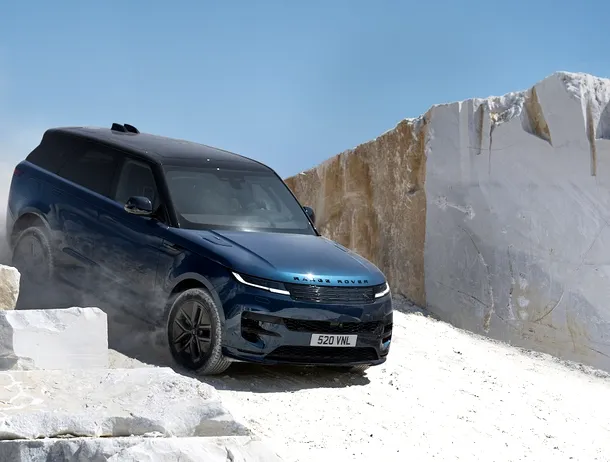 Noul Range Rover Sport Electric duce tehnologia la alt nivel: 609 km autonomie și încărcare rapidă în 22 de minute