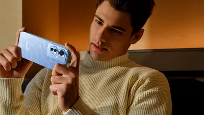 OPPO Reno13 vine cu ecran OLED quad-curbat și încărcare rapidă la 80W