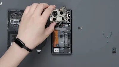 Xiaomi 13 Ultra, dezasamblat complet. Cum a reușit producătorul să „ascundă” patru camere de 50 megapixeli într-un telefon. VIDEO