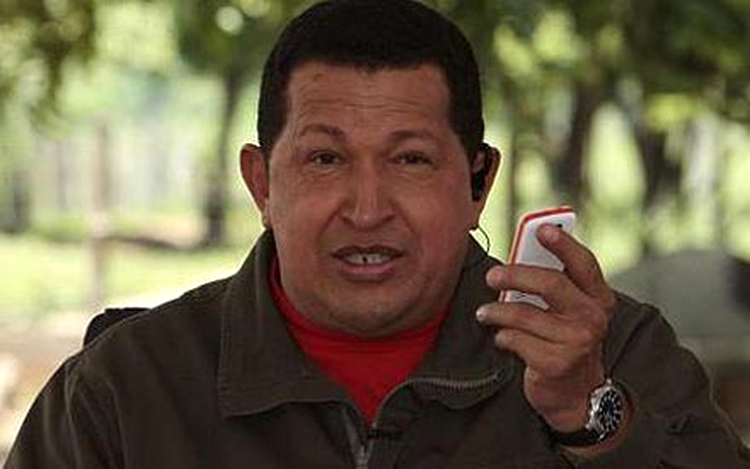 Hugo Chavez prezinta telefonul Vergatorio