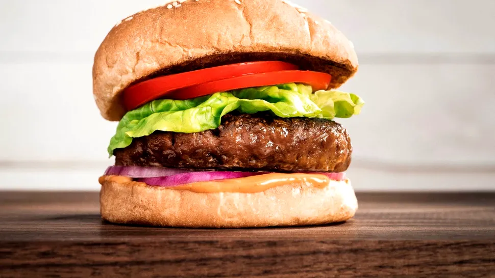 McDonald's anunță McPlant, un burger din „carne” vegetală