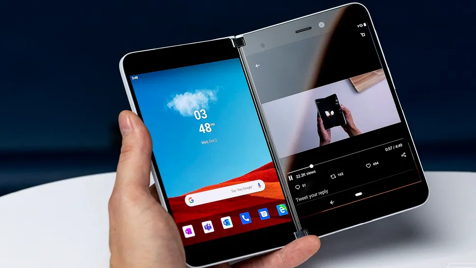 Surface Duo, telefonul Android cu două ecrane de la Microsoft, ar putea veni și în Europa