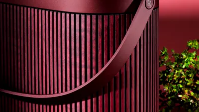 Bang & Olufsen a lansat Beosound A5 Cranberry Red