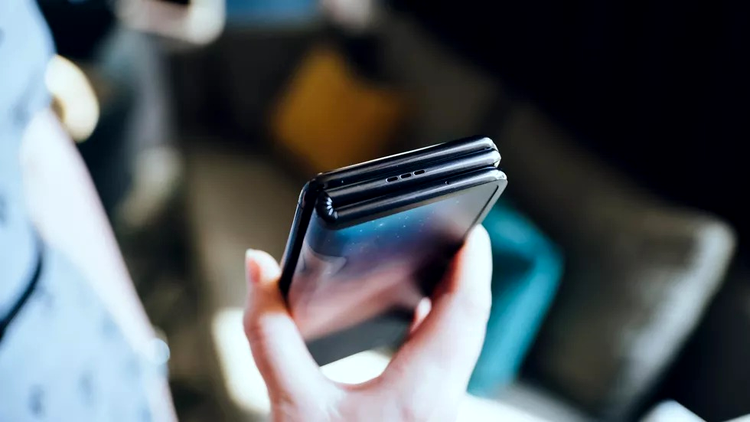 TCL folding phone