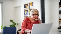 Pensia poate fi suspendată chiar și după ce a fost aprobată. Situațiile prevăzute de lege pe care mulți pensionari nu le cunosc