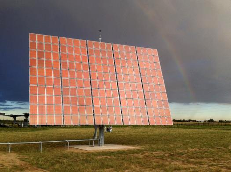 Electricitate din panouri fotovoltaice multistrat, produsă la fel de ieftin ca în centralele pe gaz natural