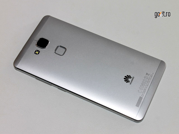 Huawei Ascend Mate 7 - carcasa din aluminiu cu design unibody