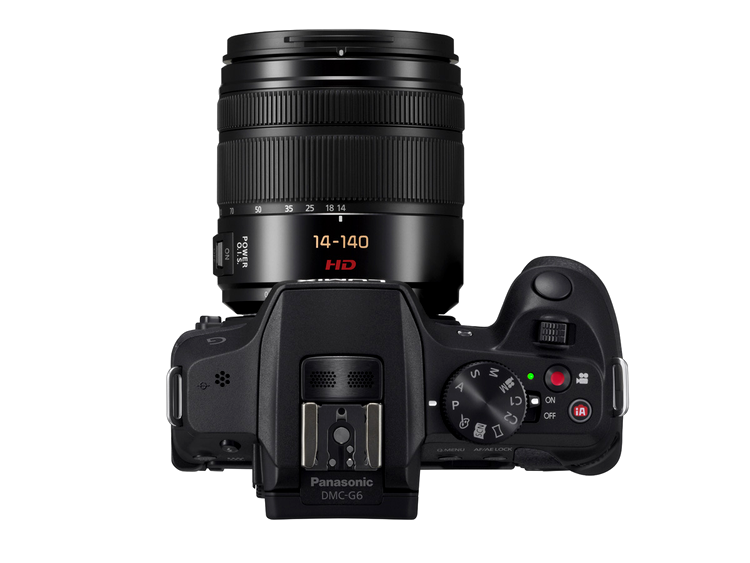 Panasonic Lumix DMC-GF6 - talpa pentru blitz extern, microfonul stereo şi butoanele de control